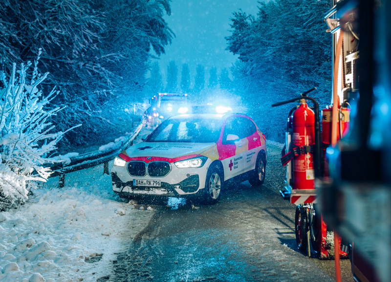 Glätteunfall bei Vierkirchen - Drei Fahrzeuge involviert